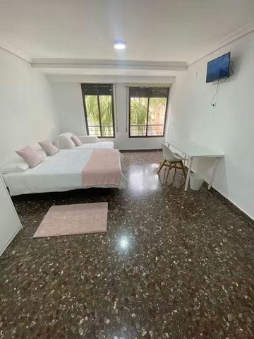 Carrer de Sant Valerià, Torrent, Valencian Community 46900 - Photo 2