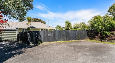 2 Bedroom with garage - Fully fenced - Pet fri... - Photo 4