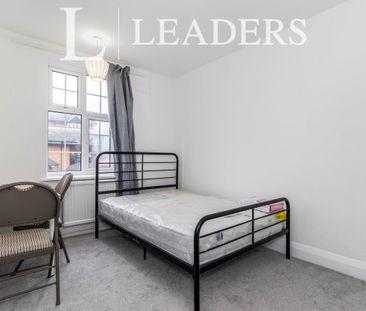 3 bedroom apartment to rent London Road, Kingston upon Thames, KT2 - Photo 4