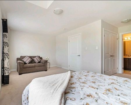 For Lease - 77 Penny Lane, Hamilton, Ontario - Photo 2