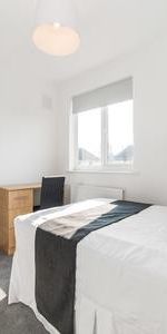 3 Bed - Fletcher Road, Nottingham - Photo 3