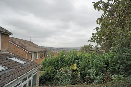 3 bedroom semi-detached house to rent - Photo 5