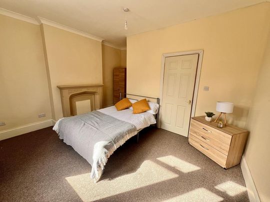 5 bedroom house to rent - Photo 1