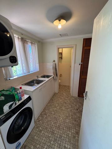 North Perth - Photo 2