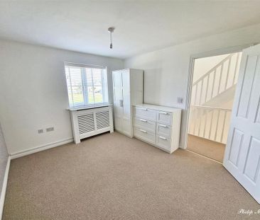 6 bedroom detached house to rent - Photo 3