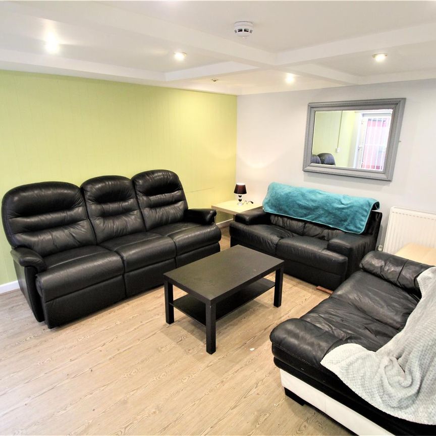 10 bedroom terraced house to rent - Photo 1