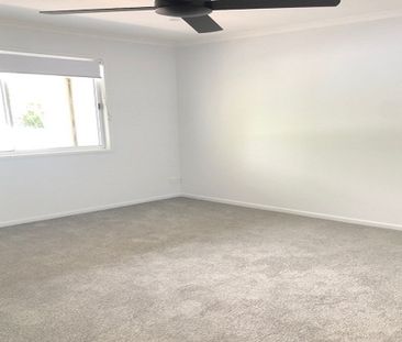 Modern Coastal Townhouse in the Heart of Mudjimba - Photo 3