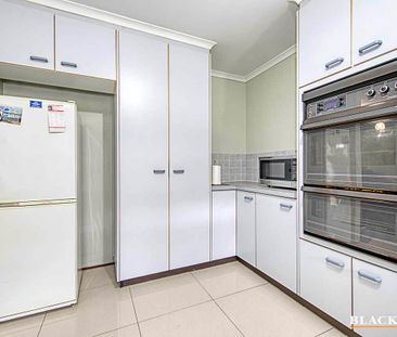 Spacious three bedroom home - Photo 1