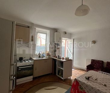 Apartament 3 camere, curte comuna, Centrul Istoric Schei - Fotografie 4