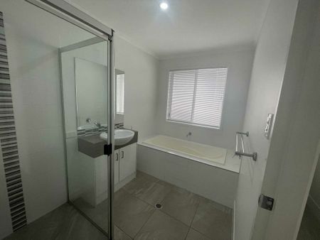 Spacious 4-Bed Family Home in Holmview | Air-Con & Modern Living - Photo 5