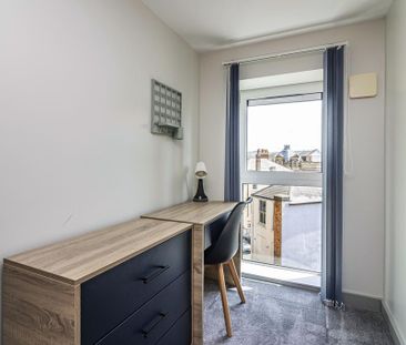 5 bedroom flat to rent - Photo 4