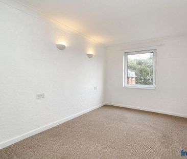 1 bedroom retirement property to rent - Photo 5