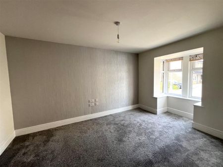 4 bedroom detached house to rent - Photo 4