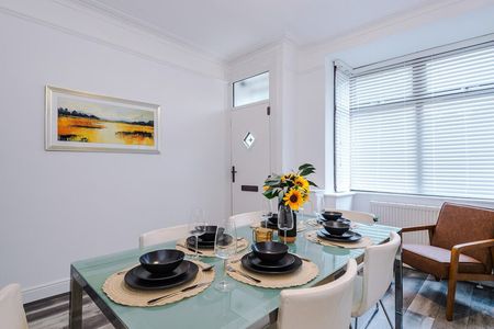 Eastbourne Road - Photo 2