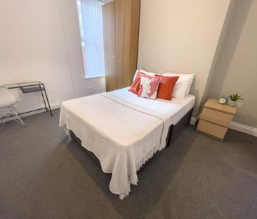 5 bedroom terraced house to rent - Photo 2