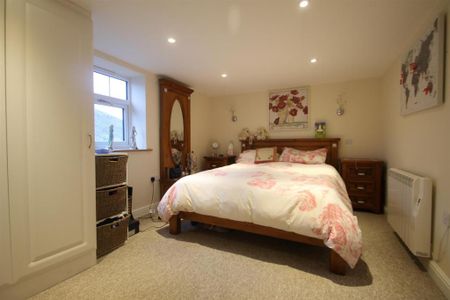 2 bedroom maisonette to rent - Photo 3