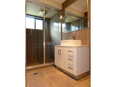 Minutes to Hospital and CBD - Photo 5