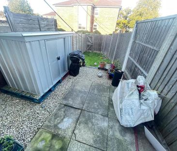 2 bedroom end of terrace house to rent - Photo 1