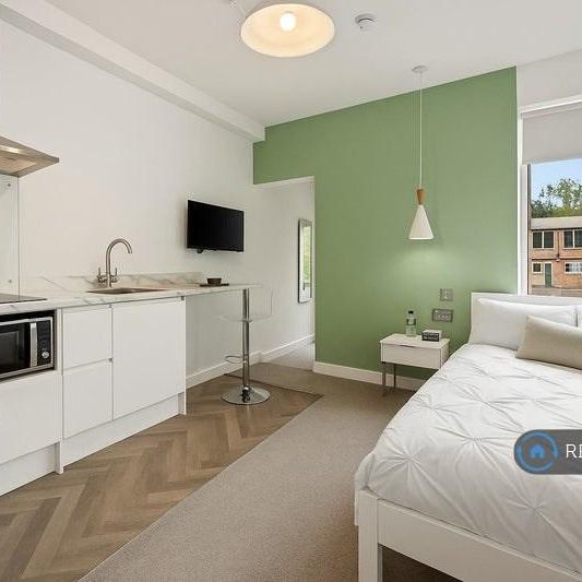 1 bedroom in a house share to rent - Photo 1