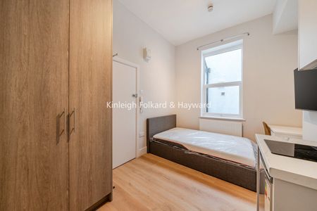 Uxbridge Road, London, W12 - Photo 3