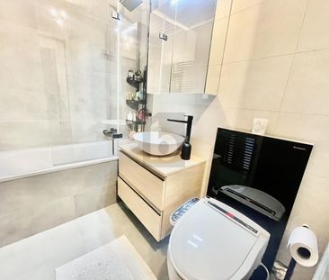 LUMINEUX SPACIEUX AVEC GRAND BALCON - Foto 4