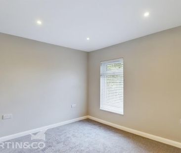 2 bedroom terraced house to rent - Photo 2