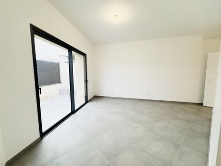 LOCATION - LOFT DE 89M² AVEC TERRASSES + JARDIN - SIMANDRES Simandres (69360) Le bien en vidéo - Photo 3