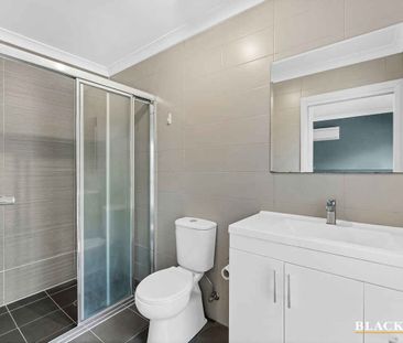Tidy Townhouse! - Photo 4