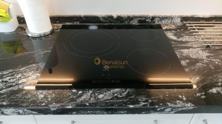 FOR RENT FROM 16/02/2026 TO 31.5.26 AND FROM 01/10/2026 TO 31/05/2027 MAGNIFICENT APARTMENT WITH SEA VIEWS ON THE 1ST LINE OF THE BEACH IN BENALMADENA - Photo 4