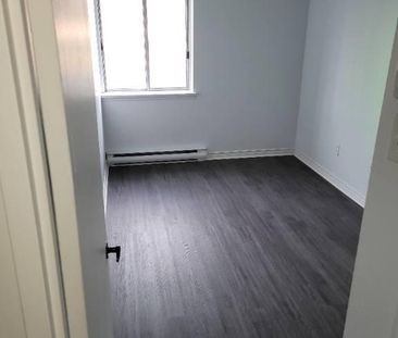 Très Bel Appartement 4 1/2 DDO à Louer - Boulevard des Sources - Photo 1