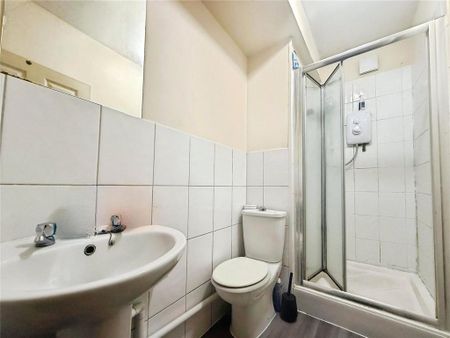 2 bedroom maisonette to rent - Photo 4