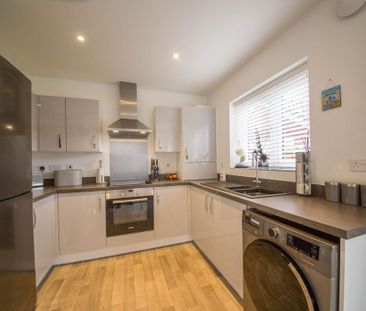 3 bedroom detached house to rent - Photo 4