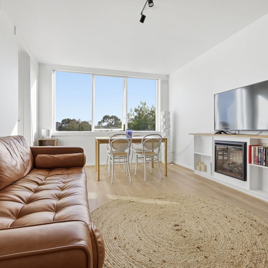 12/9 Canterbury Road TOORAK - Photo 1