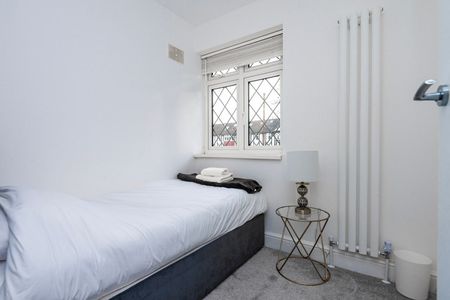 Cardinal Avenue - Photo 5