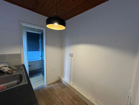 2 bedroom end of terrace house to rent - Photo 4