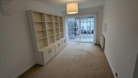 3 bedroom end of terrace house to rent - Photo 2