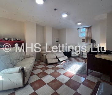5 Bedroom Mid Terraced House for rent in Victoria Road - Photo 1