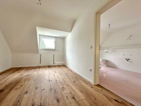 CITYHOUSE: Frisch renoviertes Einfamilienhaus mit sehr großem Garten und zwei PKW-Außenstellplätzen! - Foto 5