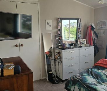 Large family home with a million dollar view - Photo 6