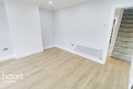 3 bedroom end of terrace house to rent - Photo 5