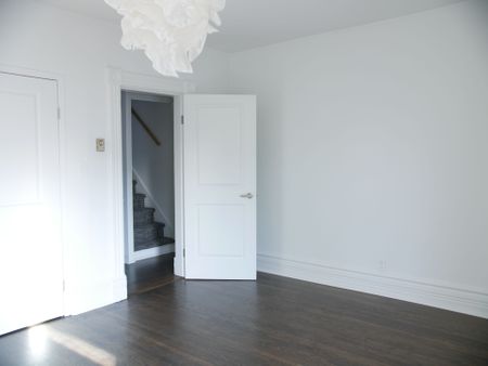 For Lease - 10 Earnbridge Street Unit# Upper, Toronto, Ontario - Photo 2