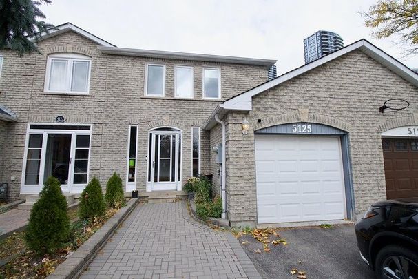 For Lease - 5125 Salishan Circle, Mississauga, Ontario - Photo 1