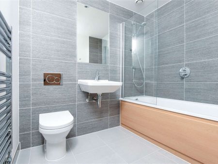 A contemporary apartment in a highly sought after development - Photo 4