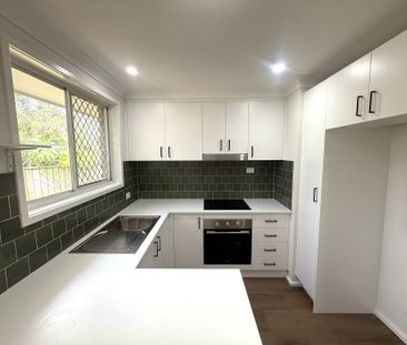 Freshly Renovated 2 Bedroom Unit! - Photo 4