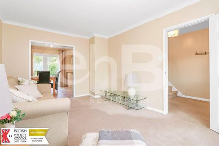 3 bedroom semi-detached house to rent - Photo 5