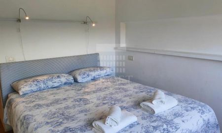 Terrace-Piazza del Popolo: Modern, furnished, spacious living room, 2 bedroom, 2 bath, fully equipped kitchen, in private villa. Large panoramic terrace. Sunny, silent, near all. Ref 1208 - Photo 4
