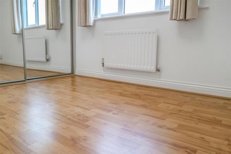 2 bedroom semi-detached house to rent - Photo 5