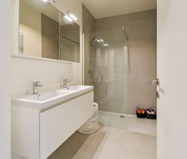 Gezellig appartement op een centrale locatie in Ekeren te huur! - Photo 2