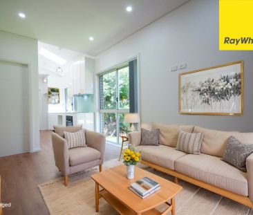 NEAR NEW STYLISH THREE BEDROOM GRANNY FLAT - Photo 2