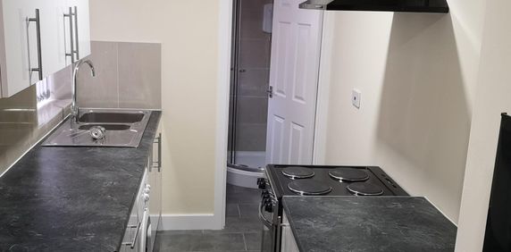 Queens Road (1 bed) - Photo 2